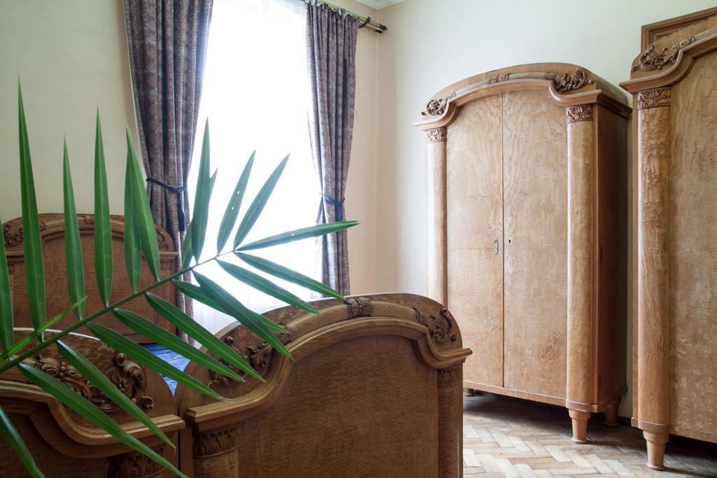 "Eva Stories" Movie Apartment On Rynok Square Львов Экстерьер фото