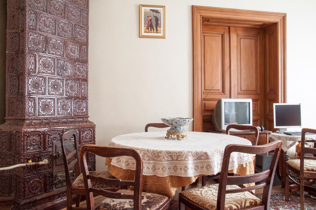 "Eva Stories" Movie Apartment On Rynok Square Львов Экстерьер фото